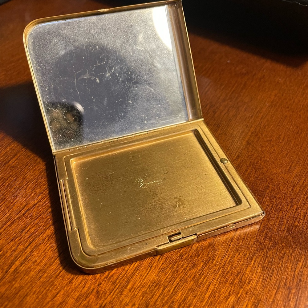 Elegant Gold Compact Mirror